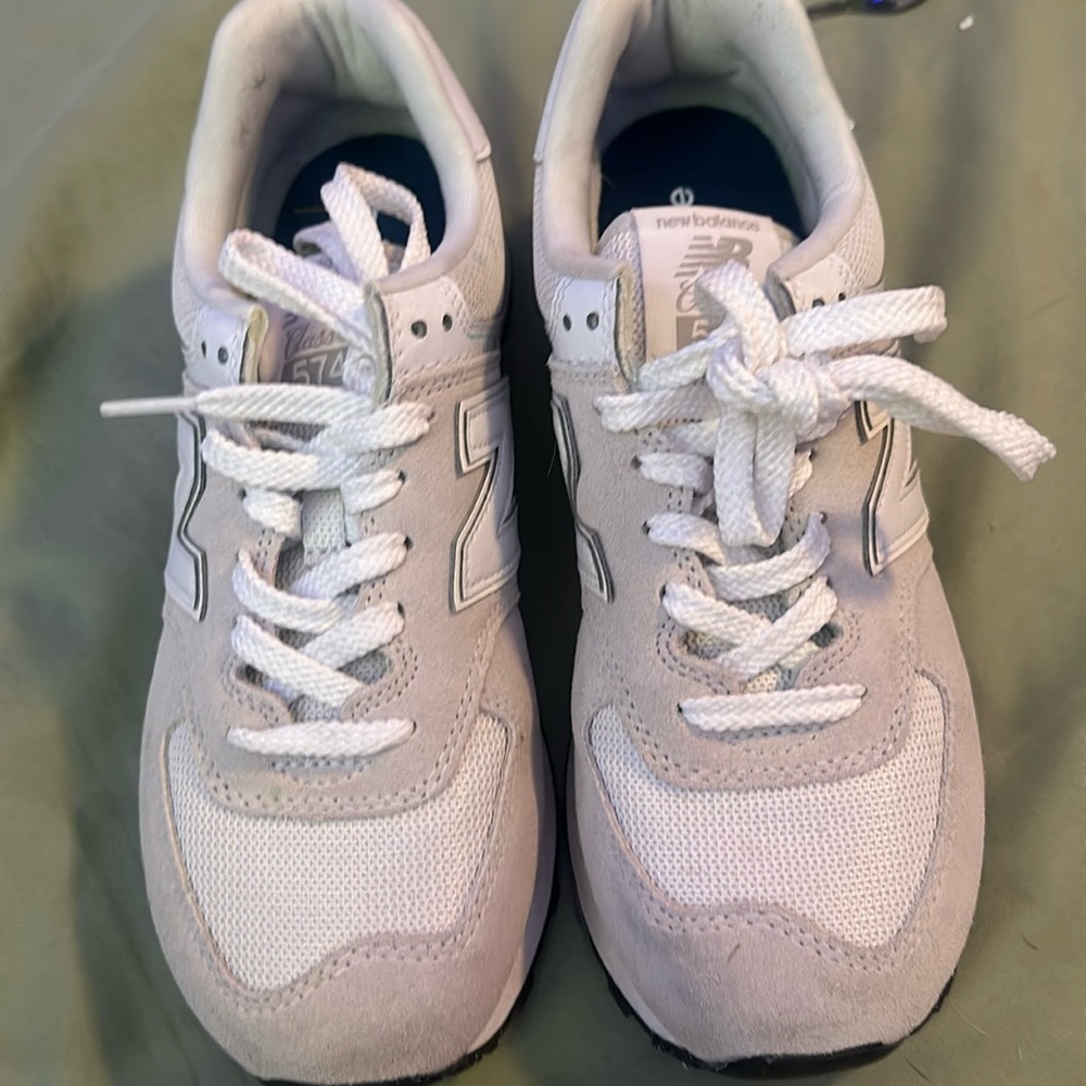 New balance shoes size 8